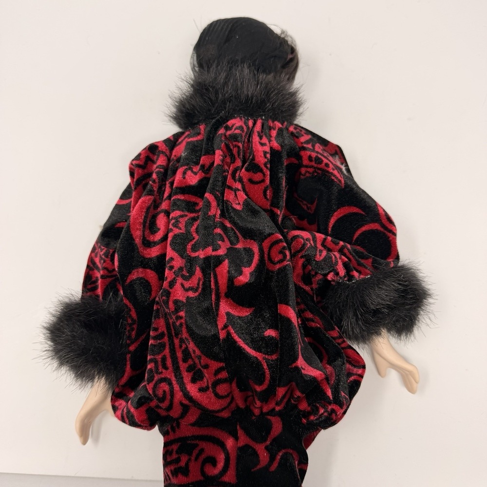 Vintage Style Porcelain Boudoir Lady Doll Red Black Fur Trim Damask Robe 19" - Picture 10 of 15